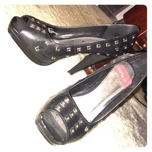 BCBG girls studded square peep toe pumps